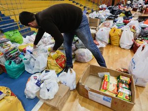 Voluntários arrecadam donativos para vítimas das chuvas em Alagoas; veja locais