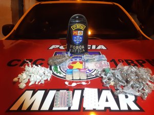 Duas mulheres são presas com 300 balinhas de maconha na Levada