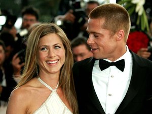 Pitt e Aniston contracenam em vídeo com leitura de filme