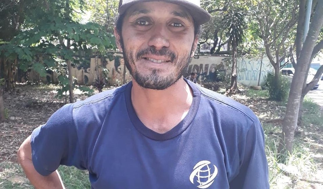 Alagoano que acabou indo morar na rua em SP pede ajuda pra reencontrar família