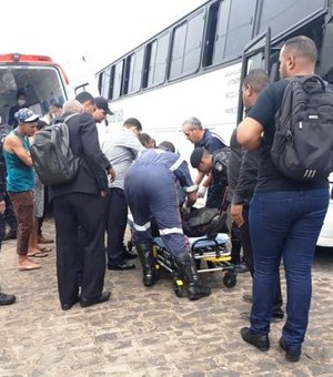 Seguranças particulares sofrem atentado à bala dentro de ônibus, em Arapiraca 