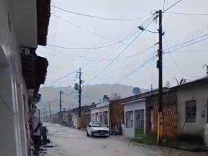Chuvas provocam alagamentos em Matriz de Camaragibe