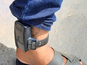Motorista com tornozeleira eletrônica é detido sem habilitação durante Blitz em Rio Largo