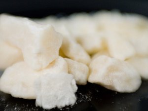 Droga, arma de fogo e outros materiais são apreendidos em residência na cidade de Maribondo