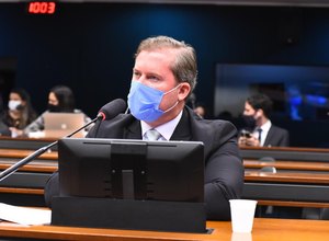 Projeto de Lei que combate anonimato nas redes sociais é apresentado por Marx Beltrão