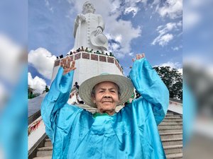 Aos 84 anos, idosa visita Juazeiro pela 1ª vez e agradece a Marcelo Melo pela romaria