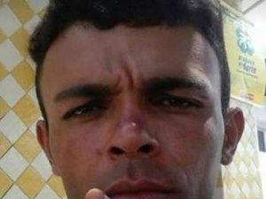 Jovem morre em hospital após ser esfaqueado na madrugada deste domingo (3)