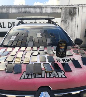 Polícia apreende 75 celulares em apartamento de suspeito de tráfico em Maceió