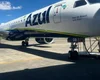 Azul deve indenizar cliente por voo cancelado e reacomodação em transporte terrestre