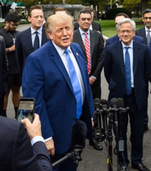 Trump diz que está acompanhando ‘muito de perto’ as eleições brasileiras