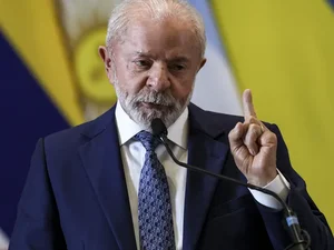 Lula faz apelo à paz, condena corrida armamentista e critica ONU