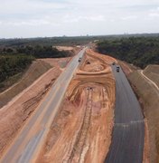 Primeiro trecho da AL-102 Norte recebe serviços de pavimentação asfáltica