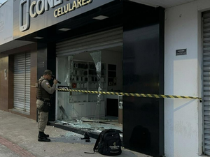 Loja de celulares é alvo de furto durante a madrugada em Arapiraca