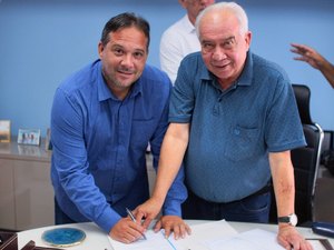 Prefeito empossa Wagner Lira como procurador-geral de Maragogi