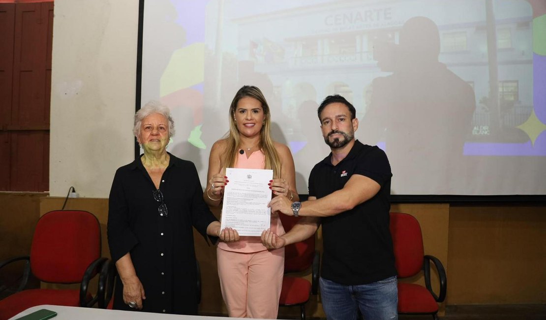 Secult assina ordem de serviço para reforma do Cenarte e garante retorno das aulas