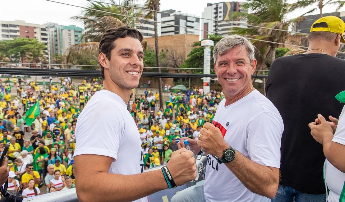 Em manifestação no Vera Arruda, Cabo Bebeto e Caio Bebeto criticam Lula e STF