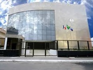 Dentista é condenado a pagar indenização de R$70 mil por erro médico