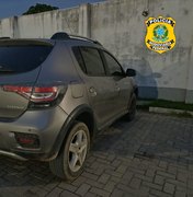 Foragido da Justiça por homicídio é preso conduzindo carro clonado em Rio Largo