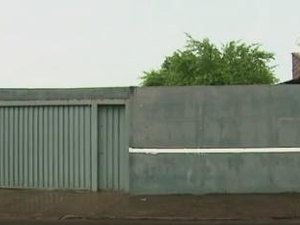 Moradores voltam para casa após três meses e encontram outra família no local