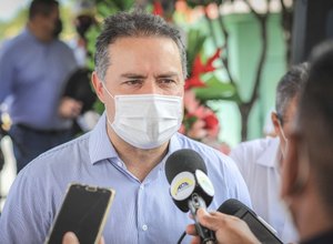 Renan Filho sanciona programa que beneficiará 10 mil servidores da Educação