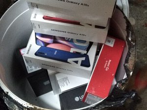 Dupla é presa após roubar 116 relógios e 12 celulares em Penedo