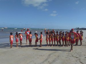 Projeto Golfinho orienta crianças de escolas públicas de Maragogi