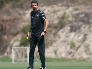 Botafogo oficializa demissão de Bruno Lage e define quem irá treinar o time contra o Fluminense