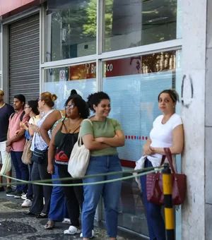 Mais de 42 mil fazem provas discursivas do CNU 2025 neste domingo