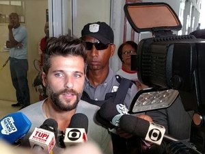 Adolescente confessa autoria de ataques racistas à filha de Bruno Gagliasso