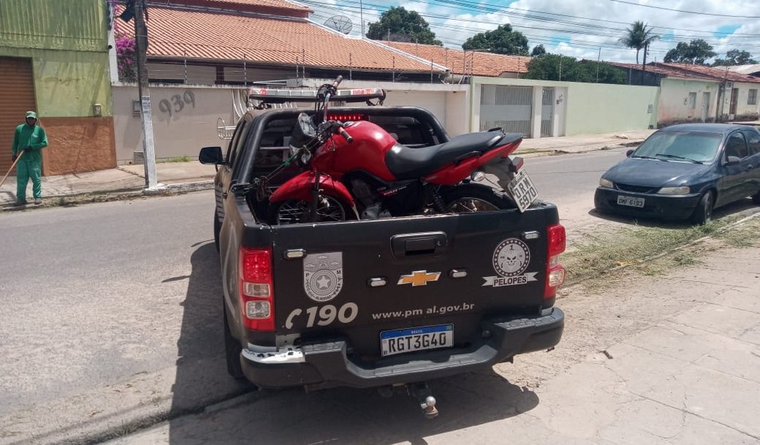 Moto com queixa de furto é recuperada pela PM no Povoado Pau d'Arco, em Arapiraca