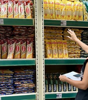 Preço do frango inteiro varia até 396% em Maceió, revela pesquisa do Procon
