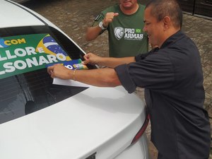 Fernando Collor e Flávio Moreno participam de adesivaço pró-Bolsonaro em Palmeira dos Índios