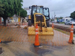 Obra emergencial afeta abastecimento de água em sete bairros de Maceió