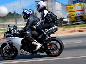 Deputados de SP aprovam lei que proíbe garupa em motos