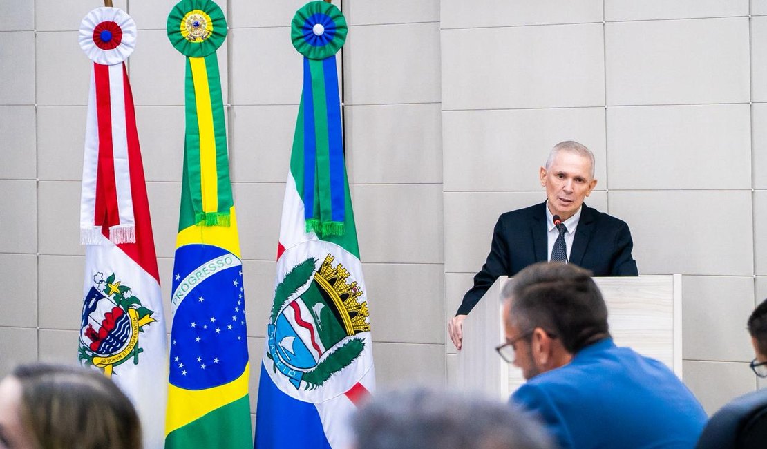 Pastor João Luiz é empossado vereador e destaca legado político em Maceió