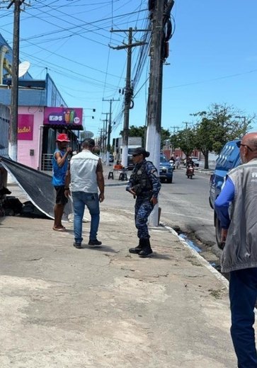 Prefeitura remove estruturas irregulares na parte baixa de Maceió