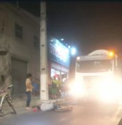 Ciclista é atropelado por caminhão coletor de lixo no bairro Benedito Bentes