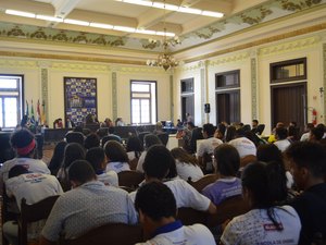Audiência discute problemática das drogas e encaminhas demandas para o Executivo