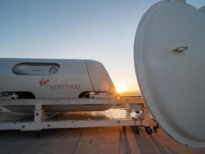 Virgin Hyperloop faz primeiro teste com passageiros de trem ultrarrápido