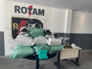 Polícia Militar apreende 80 kg de drogas em residência no bairro da Ponta Grossa