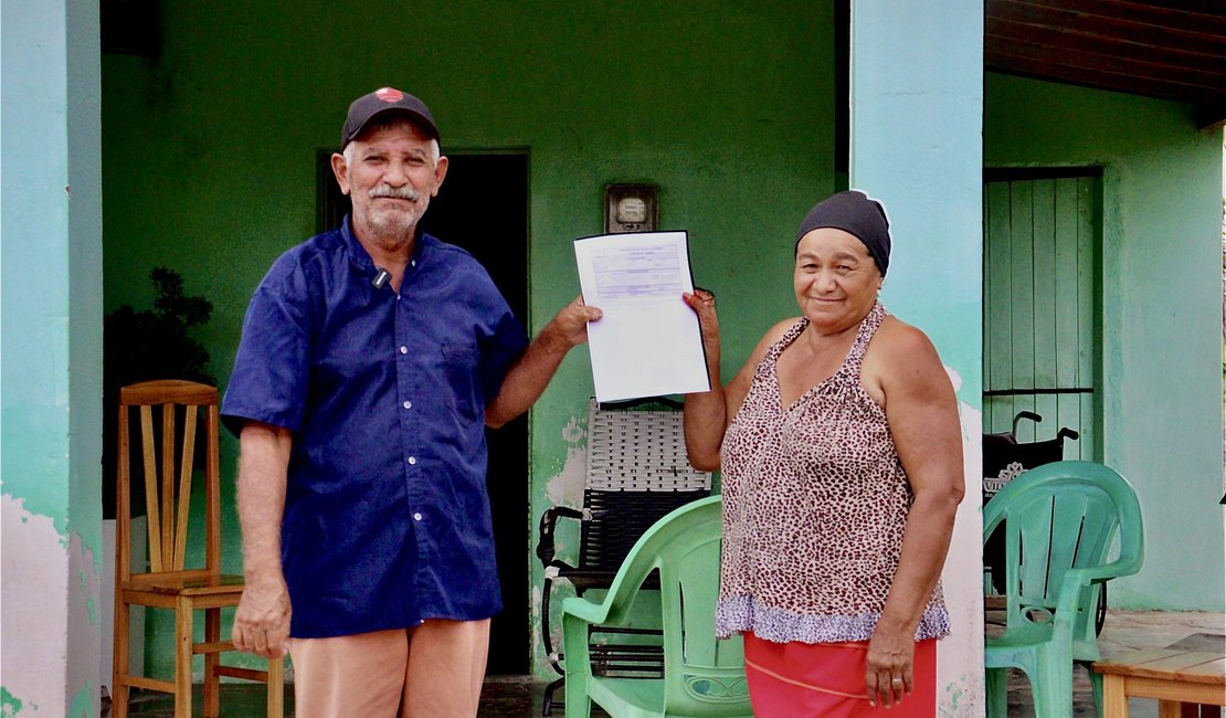 Agricultores fazem cadastramento e mudam de vida com água do Canal do Sertão