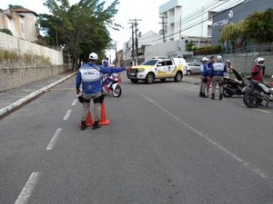 Mais de 40 motoristas são autuados durante Lei Seca em Maceió