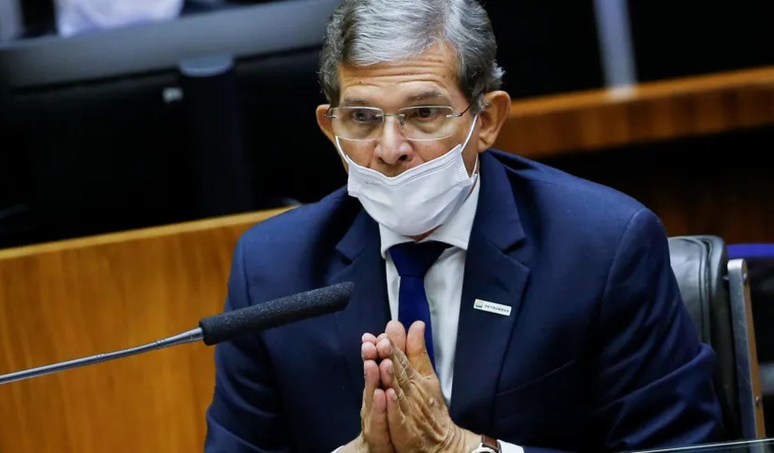 Bolsonaro decide trocar presidente da Petrobras