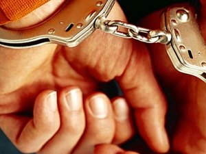 Homicida é detido com mais de 1 kg de maconha, balança de precisão e cocaína