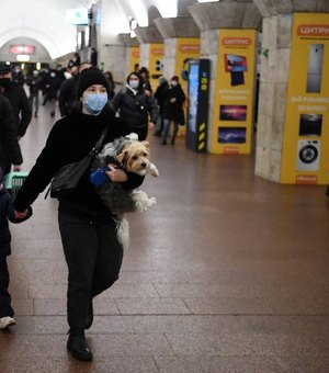 Prefeito de Kiev diz que estações de metrô podem ser usadas como abrigos antiaéreos