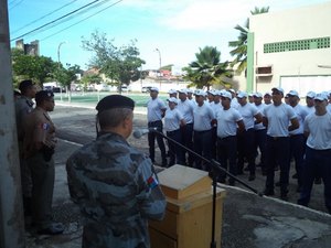 Novos alunos são recepcionados na Polícia Militar