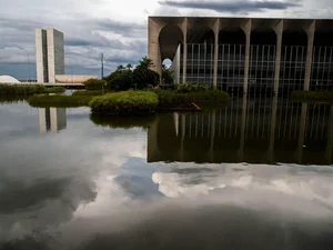 Itamaraty nega vistos e barra 'missão eleitoral' do governo Trump no Brasil