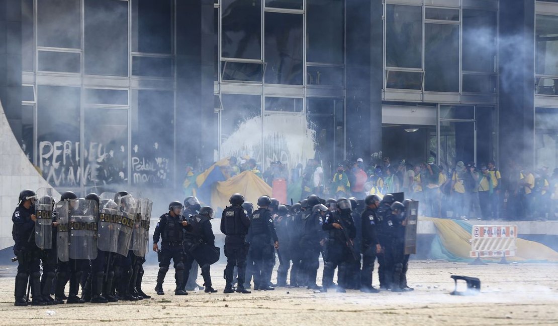 Familiares de alagoanos detidos em atos terroristas são ouvidos pela Defensoria Pública