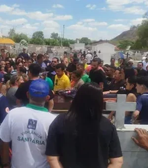 Comoção e revolta marcam sepultamento de enfermeiro assassinado em motel de Arapiraca