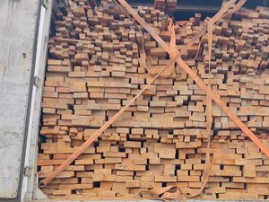 PRF prende motorista com carga de madeira nativa ilegal com destino a Arapiraca
